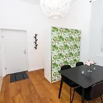 Radiant Premium Apartments - Central
